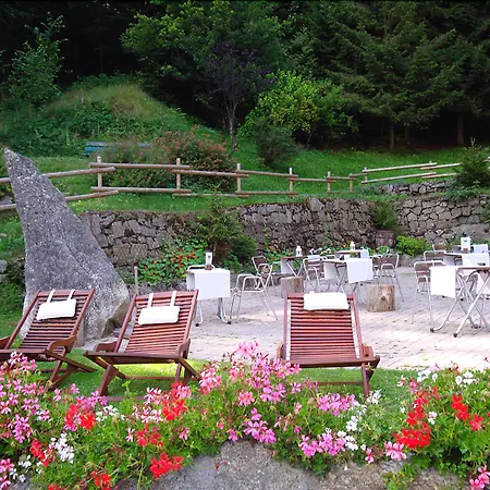 Les Campanules Hotell 2*